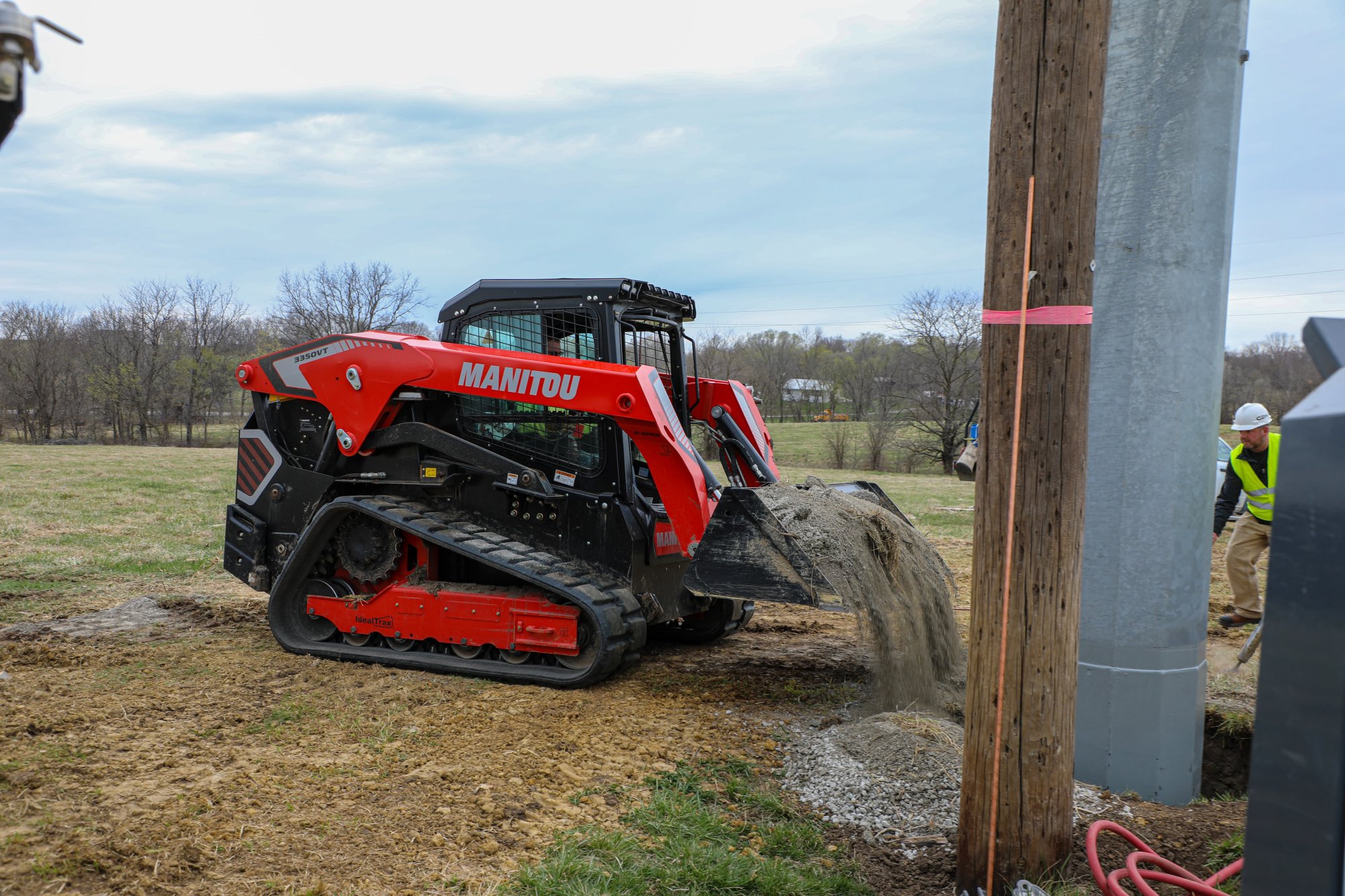 Manitou 3350 VT compact track loader