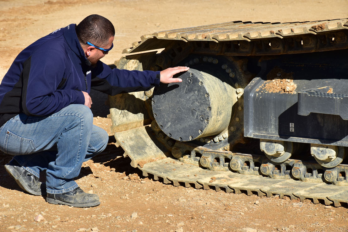 6 Tips for Maintaining Your Excavator Undercarriage