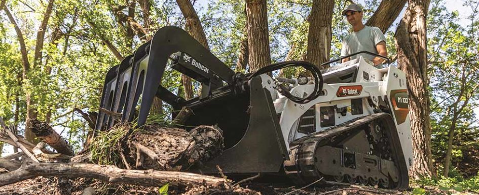 Bobcat machine and operator