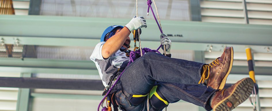 Dealing with Suspension Trauma - Worker suspended/Photo Credit: chitsanupongs-images – Canva