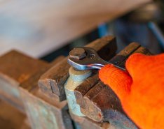 Loosening a rusty bolt