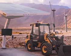 Volvo CE L25 Electric wheel loader charging with Beam