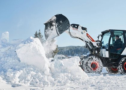 Bobcat wheel loader in snow 