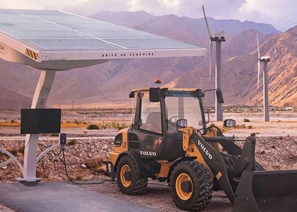 Volvo CE L25 Electric wheel loader charging with Beam