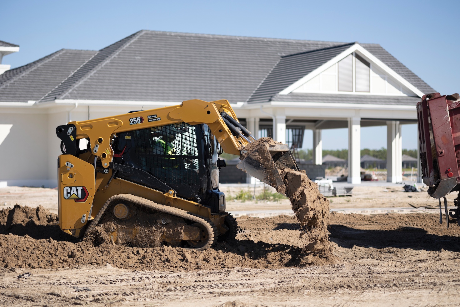Cat 255 Compact Track Loader with bucket